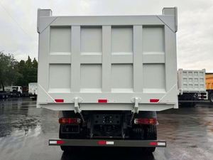 Camion à benne basculante HOWO 380HP Euro 2 Diesel d'occasion |   Véhicule minier 4x2 automatique |   Boîte de vitesses FAST à direction à droite |   Caméra arrière | - Product Image 6