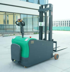 Nuovo Carrello Elevatore Elettrico Senza Gambe, Capacità di Carico 1 Tonnellata, Batteria al Piombo-Acido, Azionamento DC, Facile Manovrabilità, Modello A10 - Product Image 1