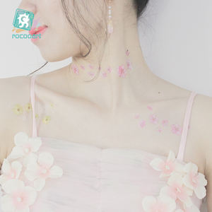 Rocooart último Sexy pequeña Daisy flor cara peca hacer temporales del tatuaje etiqueta engomada del tatuaje fiesta de belleza ceja del tatuaje pegatinas - Product Image 4