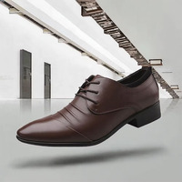 Chaussures en cuir pointues pour hommes à livraison rapide, en cuir PU de haute qualité, chaussures en cuir tendance pour hommes, décontractées