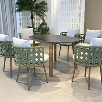 Table de jardin ronde avec pieds en bois pour terrasse