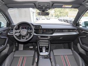 Audi <span class=keywords><strong>A3</strong></span> 2024 A3L <span class=keywords><strong>Limousine</strong></span> 35 TFSI Sport : un véhicule de banlieue élégant, moderne et abordable, très populaire - Product Image 6
