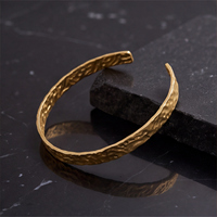 Bracelet ouvert en acier inoxydable plaqué or 18 carats, texture martelée vintage, minimaliste, fin, en forme de C, martelé, doré