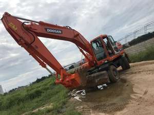 Excavatrice multifonctionnelle sur chenilles originale de la Corée DOOSAN DH210W-7 Hyundai à haut rendement en bon état d'occasion en vente - Product Image 2