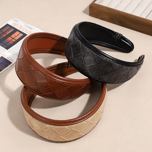 ที่คาดผมหนังแบบกว้างสไตล์เรโทรสำหรับผู้หญิง ป้องกันการลื่นหลุด - Product Image 1