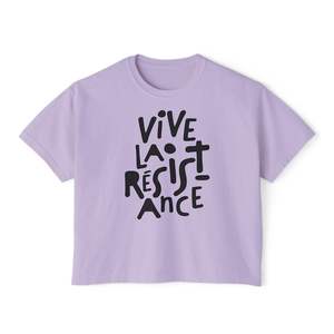 Comfort Colors Vive La Résistance Crop Top da Donna, Maglia Casual in 100% Cotone con Stampa Frontale e Collo Rotondo - Product Image 1