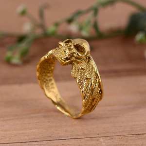 Bague Crâne Ailé en Argent Plaqué Or 14K Faite à la Main, Style Gothique Motard, Bijou de Mariage Audacieux et de Luxe - Product Image 2