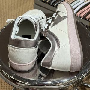 Zapatos Casuales de Diseño de Alta Gama con Cordones, Color Blanco Ganso, Nuevas Combinaciones de Colores, Zapatos Deportivos de Moda con Amortiguación y Transpirabilidad - Product Image 2