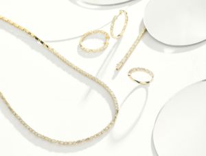 Anillo de compromiso y moda personalizado de plata y oro macizo de 10K/14K/18K, con diamantes cultivados en laboratorio CVD de calidad IGI VVS-VS, corte ovalado y corte brillante, clásico. - Product Image 3