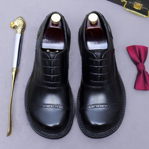 Zapatos Oxford de cuero genuino para hombre, personalizados, retro, casuales, sencillos, con cordones grabados - ideales para ocasiones formales de negocios. - Product Image 2