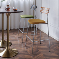 Tabouret de bar en bois courbé de style nordique, siège rembourré, pieds en acier, chaise de comptoir pour la maison, la cuisine, le café, le pub, tabouret de bar vintage