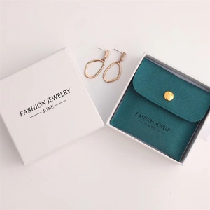 Pochette à bijoux en microfibre avec logo personnalisé, fermeture à bouton-pression et insert, pochette à bijoux en microfibre haut de gamme vert foncé - Product Image 4