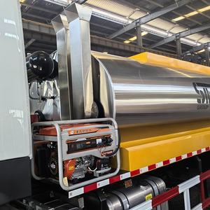 Bitumen-Verteiler <span class=keywords><strong>Asphalt</strong></span>-Sprühwagen HOWO 4*2 Intelligent 6000 Liter Motor Hohe Grabkraft Asphaltverteiler - Product Image 3