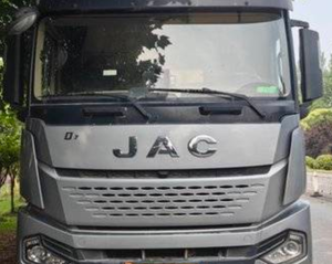 Camión Usado Casi Nuevo <span class=keywords><strong>2023</strong></span>, JAC Transworld Q7 6x4, Camión Tractor Clase 560, Tractor de Servicio Pesado Euro 6 en Venta - Product Image 2