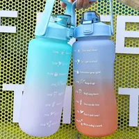 Bouteille d'eau de grande capacité 2L, bouteille d'eau en plastique de couleur dégradée avec marqueur de temps, bouteille de sport de Fitness en plein air