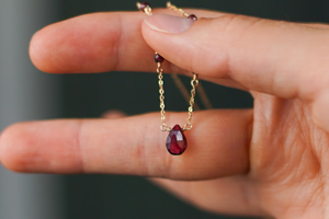 Collar Zooying con Gema Pequeña y Delicada de Granate Natural en Forma de Lágrima, Joyería Pequeña, Collar con Piedra de Nacimiento de Enero - Product Image 6