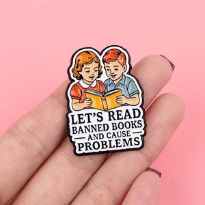 Broche en émail mignonne avec citation « Let's Read and Create Some Problems », accessoires vestimentaires, épingles en métal de dessin animé en gros, souvenirs - Product Image 4