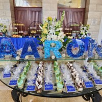 Support de présentation de bonbons en acrylique transparent personnalisé en forme de lettre |   Boîte à bonbons en acrylique transparente en forme d'alphabet pour la décoration de table de mariage
