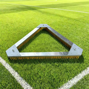1400x1400x1400mm Driehoekige Nylonborstel voor Kunstgras, Harde Borstelharen - Product Image 1