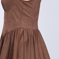 Robe Courte Décontractée Personnalisable Style Rétro Audacieux avec Bustier Structuré et Bretelles Larges, en Faux Daim, Coupe Mini Évasée