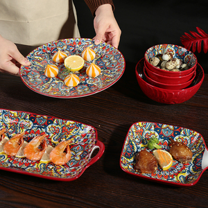 Vaisselle en céramique de bohème rouge foncé noble et élégante ensemble d'assiettes en porcelaine durable pour le dîner de mariage à la maison - Product Image 1