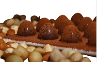 Délicieuses collations pour les cadeaux de la Saint-Valentin, boîte de truffes, emballage de chocolat, chocolat halal