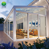Pergola moderne extérieure en aluminium Vérins solaires motorisés Verres pour balcon Cadre en aluminium Autonome Préfabriqué Véranda