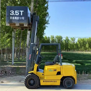 <b>Used</b> TCM 3T Diesel Powered <b>Pallet</b> Truck Japanese Brand Internal Combustion Engineering Construction Machinery Internal Use 4WD - Product Image 6