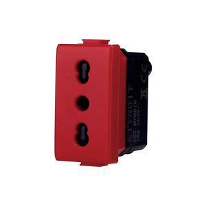 Presa a due vie serie solare rossa 2P + T 16A compatibile con Matix per prodotti solari - Product Image 1