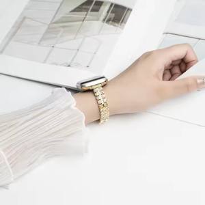 Diamant mince luxe dames femmes bracelet de montre pour <span class=keywords><strong>Apple</strong></span> <span class=keywords><strong>Watch</strong></span> série 9 8 <span class=keywords><strong>7</strong></span> 40mm 41mm 44mm <span class=keywords><strong>45mm</strong></span> <span class=keywords><strong>Starlight</strong></span> or rose - Product Image 3