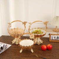 Plateau à fruits ajouré de style européen, décoration de table basse de salon moderne et luxueuse, sculpté avec raffinement, portable