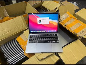 MacBook Pro 13 pouces 2020 M1 A2338 8 Go 256 Go SSD, 95 % neuf, en stock pour vente flash – Ordinateurs portables d'occasion ou reconditionnés, reconditionné 13 pouces - Product Image 2