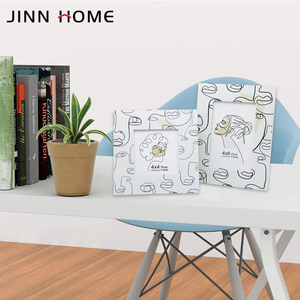 Jinn Home Personalizable 4*6 ''Marco <span class=keywords><strong>DE</strong></span> FOTOS Marco <span class=keywords><strong>de</strong></span> fotos <span class=keywords><strong>de</strong></span> <span class=keywords><strong>madera</strong></span> con pintura blanca y patrón <span class=keywords><strong>de</strong></span> Arte Negro Impresión UV Metal <span class=keywords><strong>de</strong></span> hierro - Product Image 6