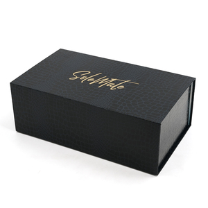 Caja <span class=keywords><strong>de</strong></span> Regalo <span class=keywords><strong>de</strong></span> Lujo con Textura <span class=keywords><strong>de</strong></span> Cocodrilo Negro y Logotipo Personalizado en Dorado |   Empaque Premium para Calzado y Artículos <span class=keywords><strong>de</strong></span> Lujo - Product Image 2