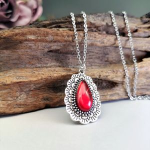 Collana rossa testurizzata a forma di goccia d'acqua, gioielli retrò da donna, idee regalo - Product Image 3