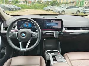 Nouvelle <span class=keywords><strong>BMW</strong></span> <span class=keywords><strong>X1</strong></span> SUV M35Li 2024, automatique, intérieur cuir foncé, toit ouvrant gauche, écran tactile, caméra de recul, Euro VI, essence, 4 airbags - Product Image 4