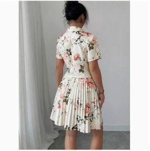 Completo da donna primavera autunno 2026: Nuovo set alla moda con stampa floreale elegante e abito <span class=keywords><strong>due</strong></span> pezzi casual - Product Image 2