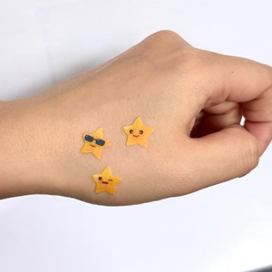 OEM 24 pièces Patchs autocollants hydrocolloïdes anti-acné en forme d'étoile jaune, Marque privée, pour le soin de la peau - Product Image 2