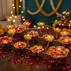 Arte de Pared con Flores Combinadas, Portavelas de Hierro Dorado con Pétalos de Rosa para Decoración Romántica de Mesa - Product Image 6