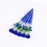 Bouquet de fleurs artificielles créatives (roses et œillets) avec emballage plastique – Idéal pour la Saint-Valentin, la Fête des Mères, ou comme cadeau promotionnel