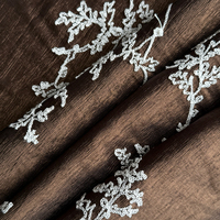 Tissu en Acétate et Nylon Infroissable Brodé Motif Végétal Brillant Confortable Respirant pour Robes Quotidiennes et Vêtements de Mode