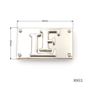 <span class=keywords><strong>Plaque</strong></span> métallique personnalisée avec logo en relief, lettres 3D en alliage de zinc moulé, <span class=keywords><strong>plaque</strong></span> signalétique métallique, étiquette métallique argentée pour sac - Product Image 1
