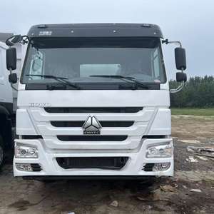 Camión Cisterna de Agua HOWO Usado, Económico, con Motor Diésel, 20 Metros Cúbicos, 6x4, con Bomba, en Venta - Product Image 2