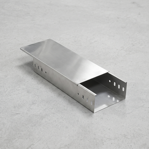 Canaux de câblage en acier inoxydable 316 avec couvercle <span class=keywords><strong>plat</strong></span> amovible pour salle de pompage et environnements humides - Product Image 1
