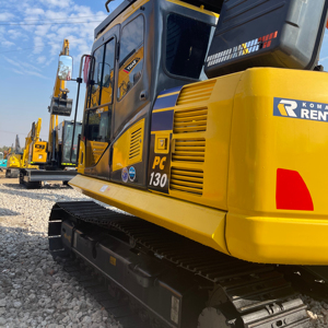 Excavatrice moyenne Komatsu PC130 de 13 tonnes avec moteur Cummins, engrenages et pompe pour une utilisation intensive en location et pour les projets gouvernementaux - Product Image 1