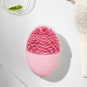 Brosse nettoyante électrique portable en silicone pour le visage – Format voyage compact, étanche, nettoyage en profondeur efficace pour les soins de la peau en déplacement - Product Image 2