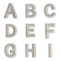 Hesus DIY Appliques de lettres A-Z en perles, brodées à la main, thermocollantes, en tissu velours et PVC, pour vêtements de mariée et chapeaux, 7 jours