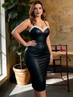 Robe moulante en similicuir noir grande taille avec bordure en dentelle blanche - Robe midi sexy à bretelles spaghetti pour femmes confiantes