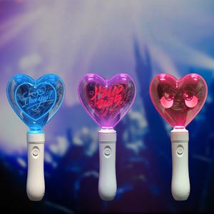 Ventilador de Conciertos con Control Remoto en Forma de Corazón, Luces RGB Multicolor Brillantes, Larga Duración, Logotipo Personalizable, Hecho de Plástico - Product Image 6
