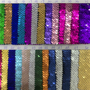 Bán Buôn Chất Lượng Cao Glitter Tassel Lưới Vải Sáng Bóng Đầy Màu Sắc Thêu 5Mm Hai Giai Điệu Cá Quy Mô Reversible <span class=keywords><strong>Sequin</strong></span> Vải - Product Image 4